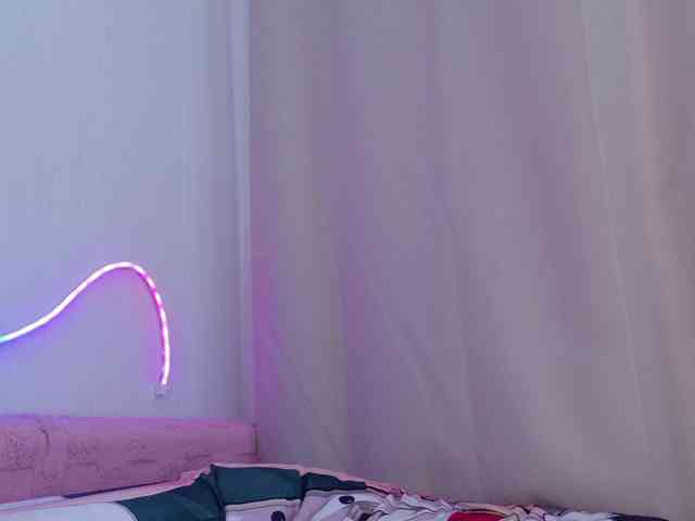 b4by-Emilia webcam