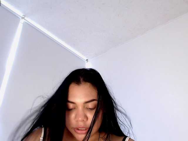 maidebram live cam preview