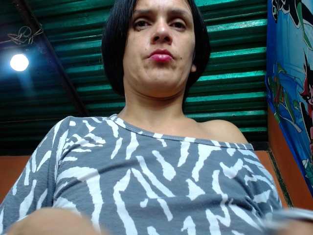 annyluna live cam on BongaCams