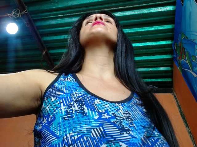 annyluna live cam on BongaCams