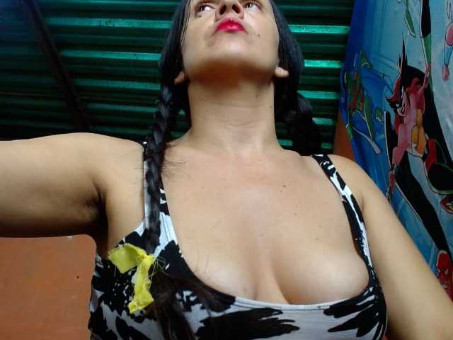annyluna, live now on BongaCams