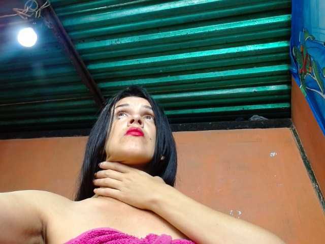 annyluna live cam on BongaCams