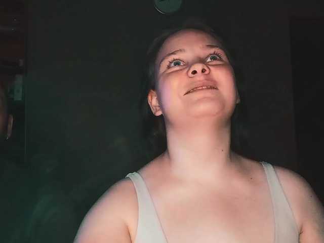 YourSweetPiggy live cam preview