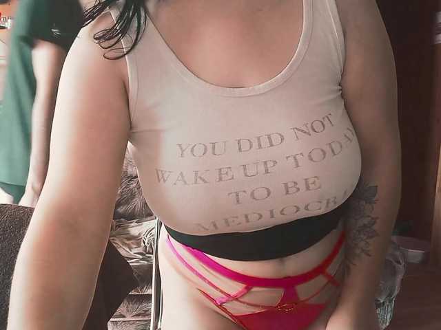 YourSweetPiggy live cam preview
