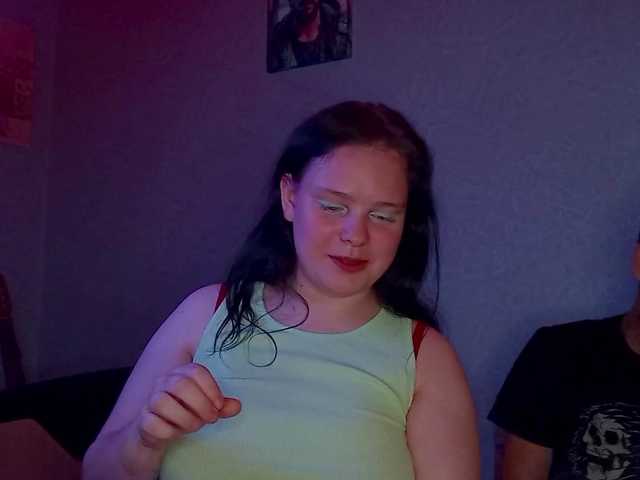 YourSweetPiggy live webcam show