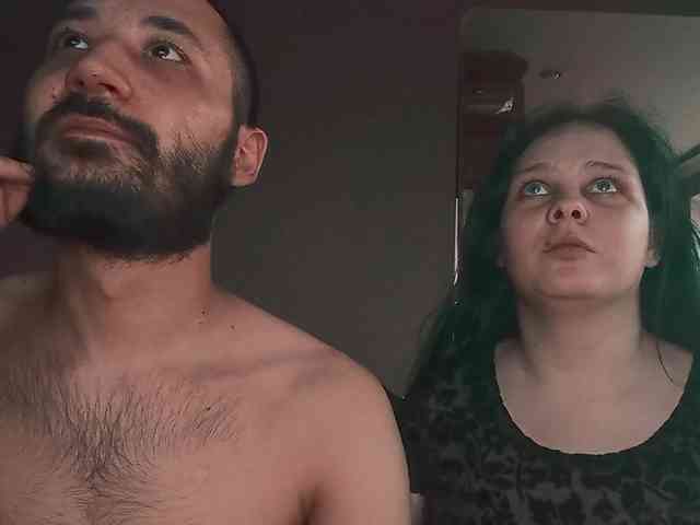 Yoursweetpiggy's cam show statistics and live stream