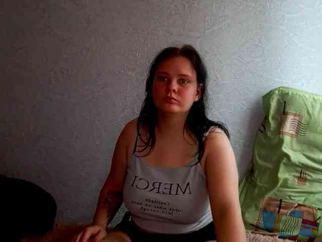 YourSweetPiggy webcam