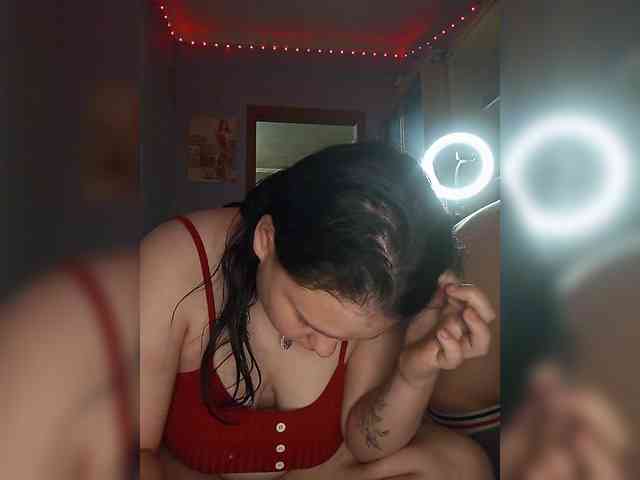 YourSweetPiggy webcam
