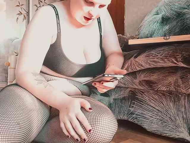 YourSweetPiggy webcam