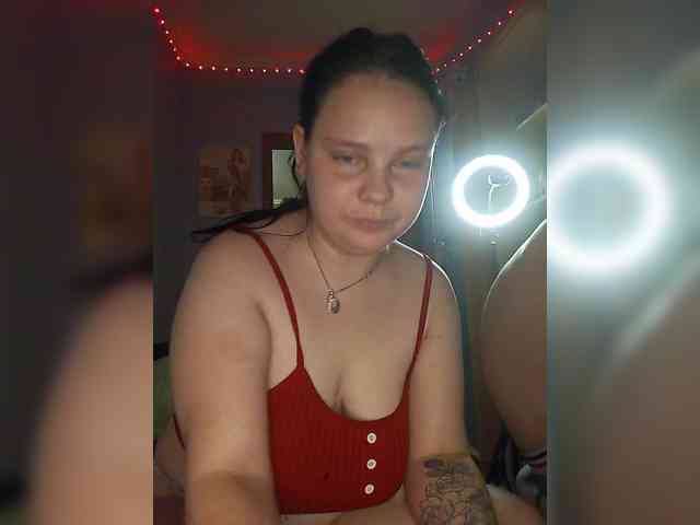 YourSweetPiggy webcam