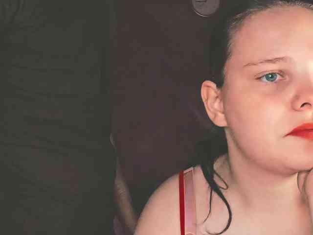 YourSweetPiggy webcam
