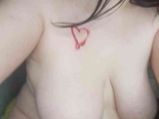 YourSweetPiggy webcam