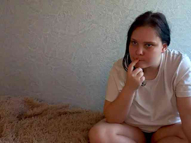 YourSweetPiggy webcam