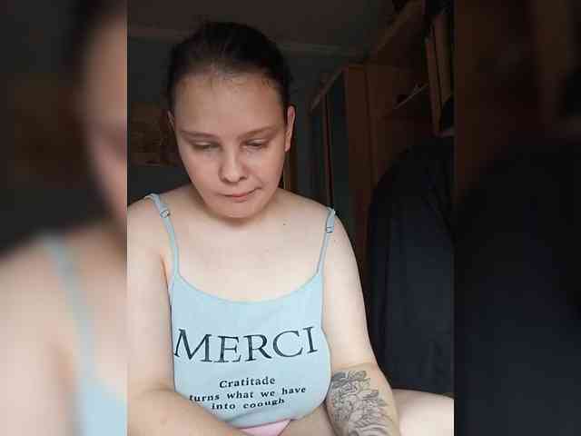 YourSweetPiggy webcam