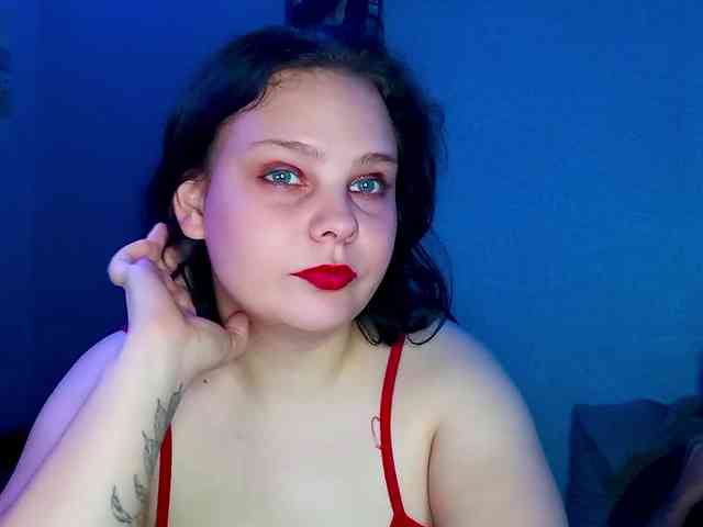 YourSweetPiggy webcam