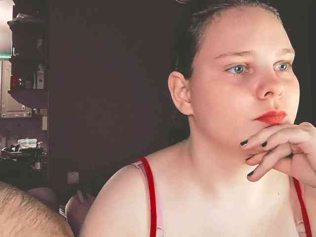 YourSweetPiggy webcam