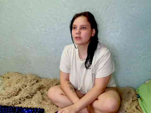YourSweetPiggy webcam