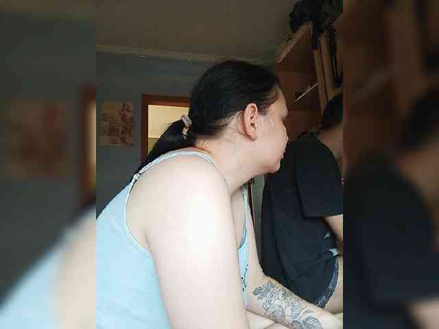 YourSweetPiggy webcam