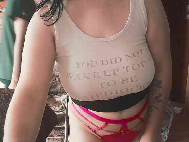 YourSweetPiggy webcam