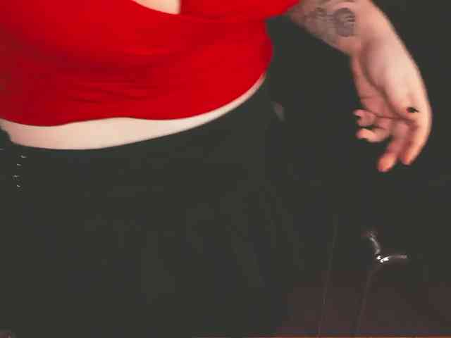 YourSweetPiggy webcam