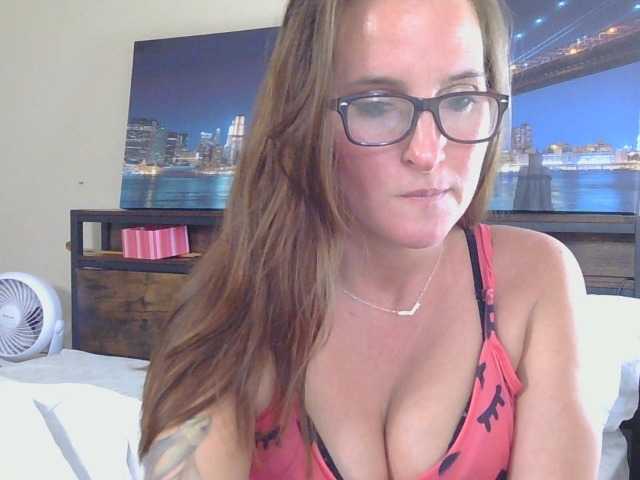 PopTartt live cam on BongaCams