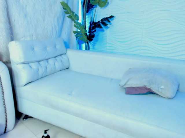 LetsDoeIt111 live webcam show