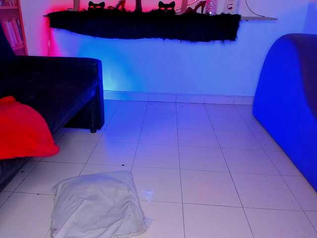 LetsDoeIt111 live cam preview