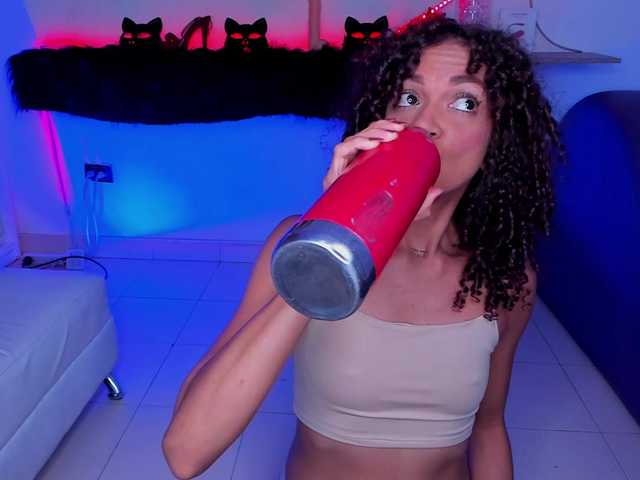 Sex chat gratuit in direct cu LetsDoeIt111 pe BongaCams