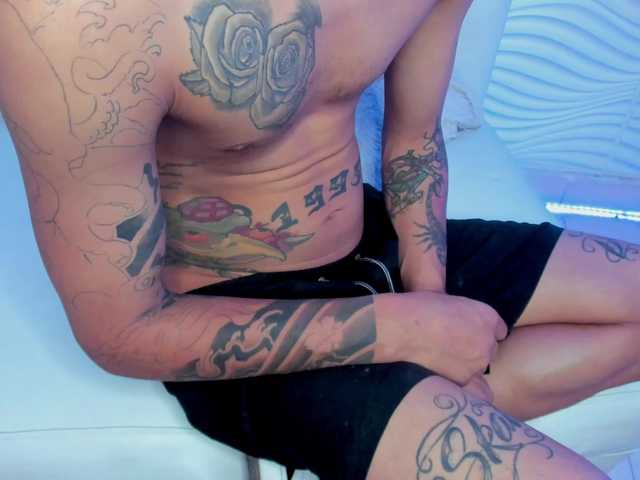 LetsDoeIt111 live webcam show