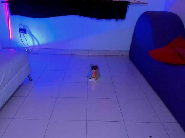 LetsDoeIt111 live cam on BongaCams