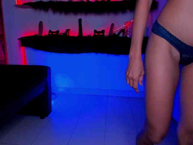 LetsDoeIt111 webcam