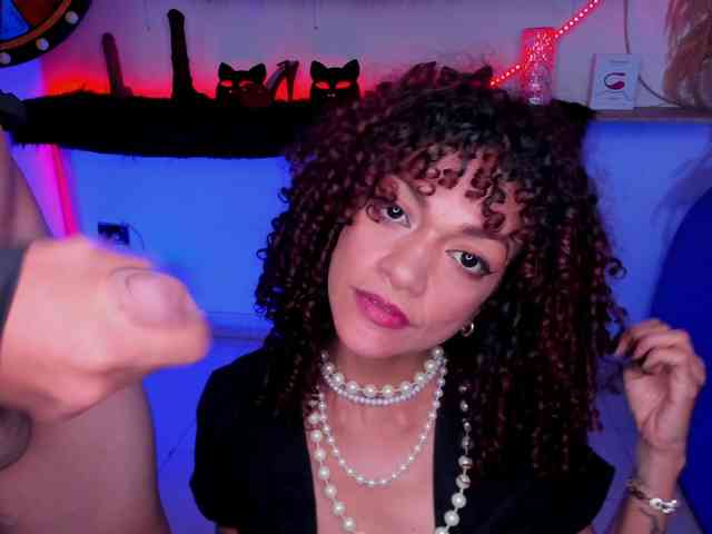 LetsDoeIt111 webcam