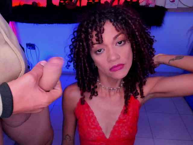 LetsDoeIt111 webcam