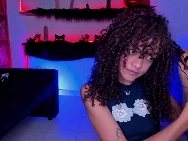LetsDoeIt111 webcam