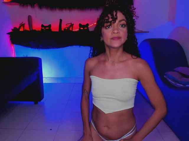 LetsDoeIt111 webcam
