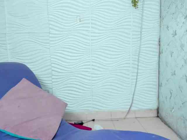 LetsDoeIt111 webcam