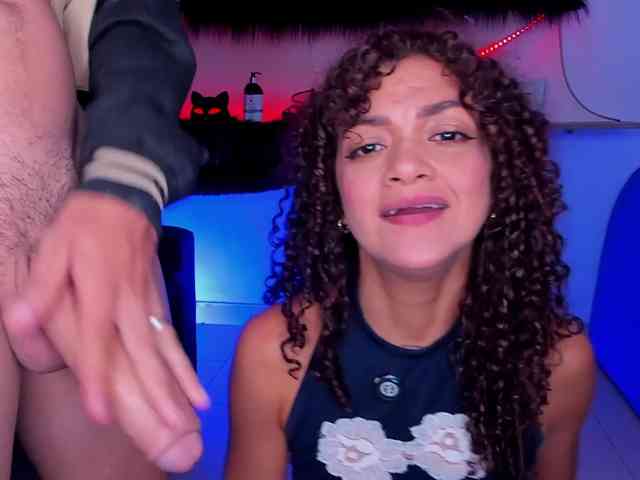 LetsDoeIt111 webcam