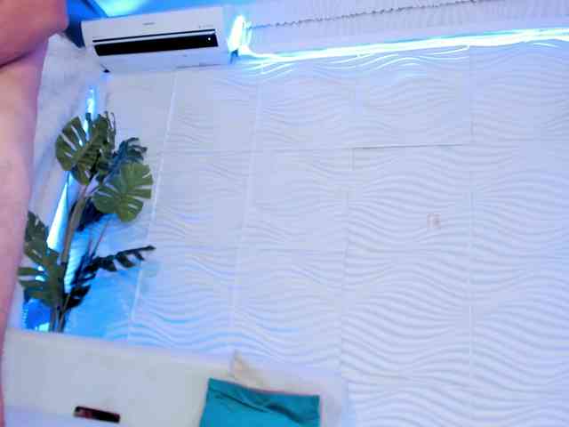LetsDoeIt111 webcam