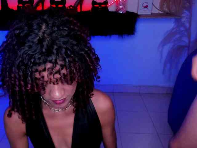 LetsDoeIt111 webcam