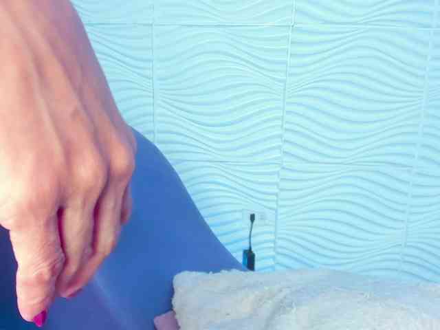 LetsDoeIt111 webcam
