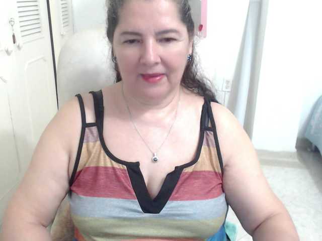 leonela's BongaCams show and profile