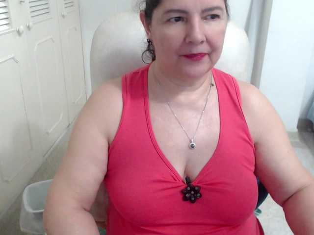 leonela's BongaCams show and profile