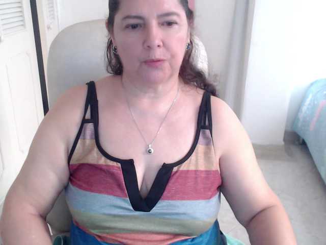 leonela's BongaCams show and profile