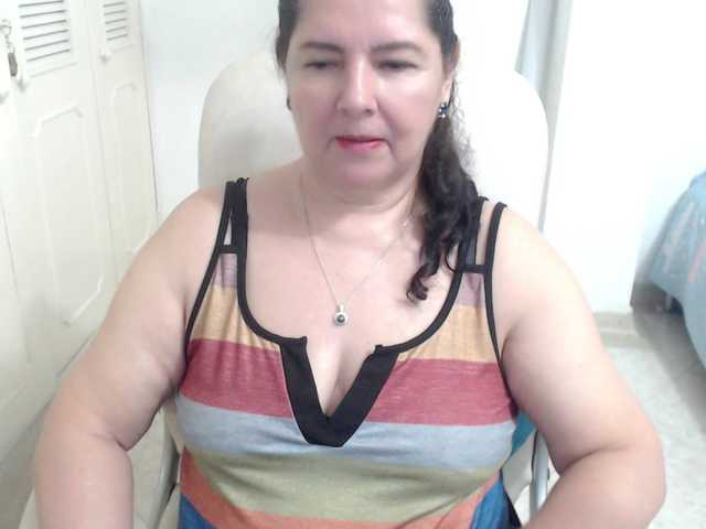 leonela's BongaCams show and profile