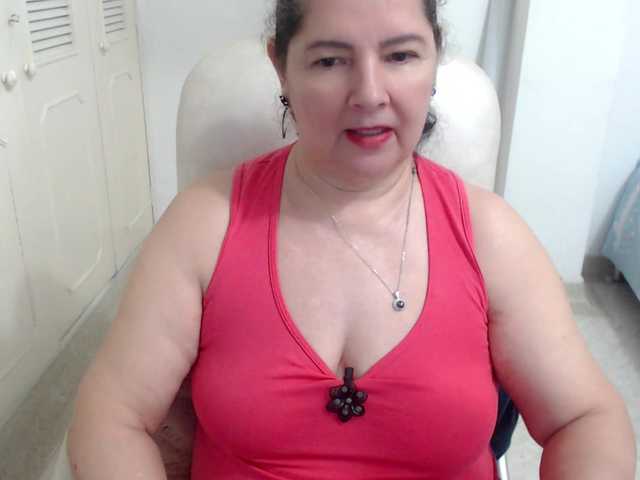 leonela's BongaCams show and profile