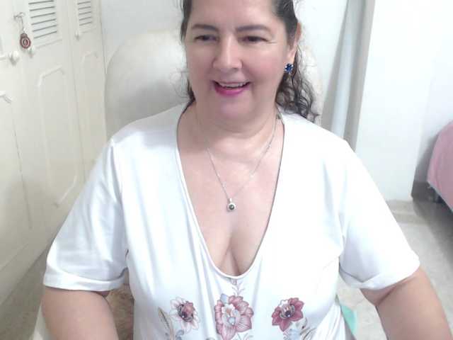 leonela's BongaCams show and profile