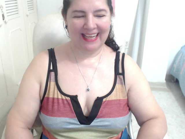 leonela's BongaCams show and profile