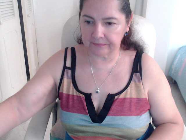leonela's BongaCams show and profile