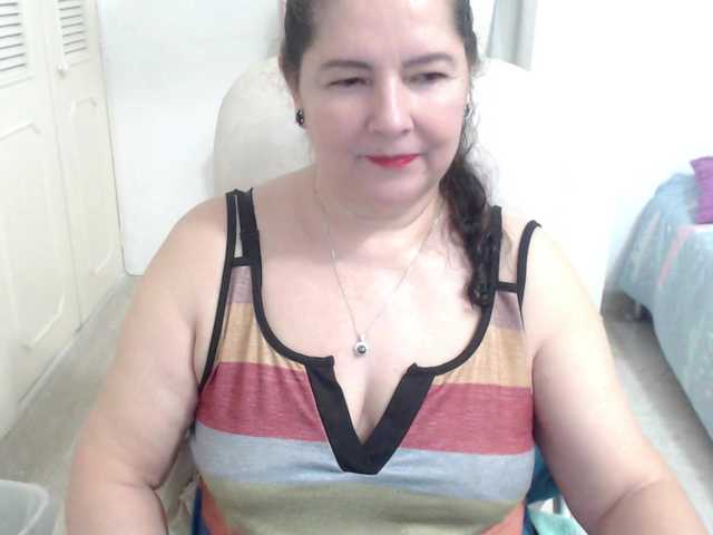 leonela's BongaCams show and profile