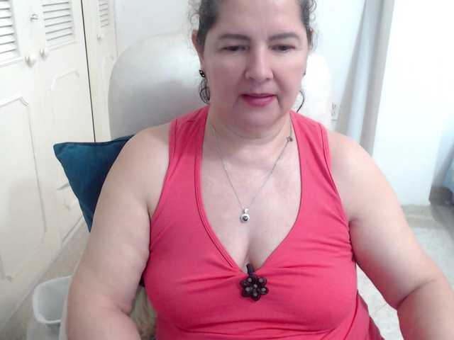 leonela's BongaCams show and profile